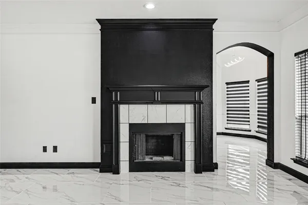 $2,600 | 11915 Helene Court, Pinehurst, TX 77362