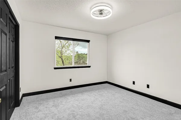 $2,600 | 11915 Helene Court, Pinehurst, TX 77362