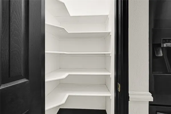 $2,600 | 11915 Helene Court, Pinehurst, TX 77362