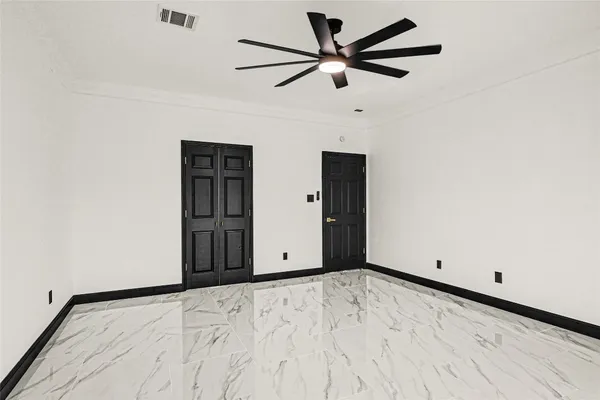 $2,600 | 11915 Helene Court, Pinehurst, TX 77362