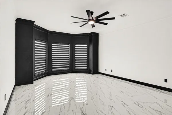 $2,600 | 11915 Helene Court, Pinehurst, TX 77362