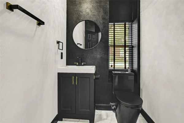 $2,600 | 11915 Helene Court, Pinehurst, TX 77362