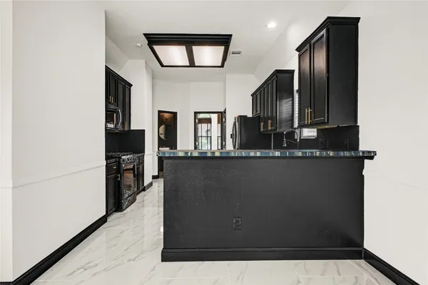 $2,600 | 11915 Helene Court, Pinehurst, TX 77362