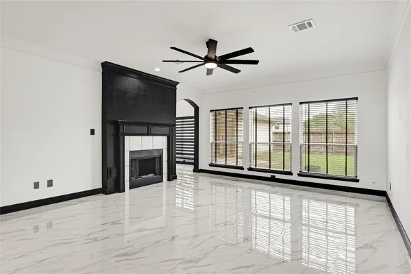 $2,600 | 11915 Helene Court, Pinehurst, TX 77362