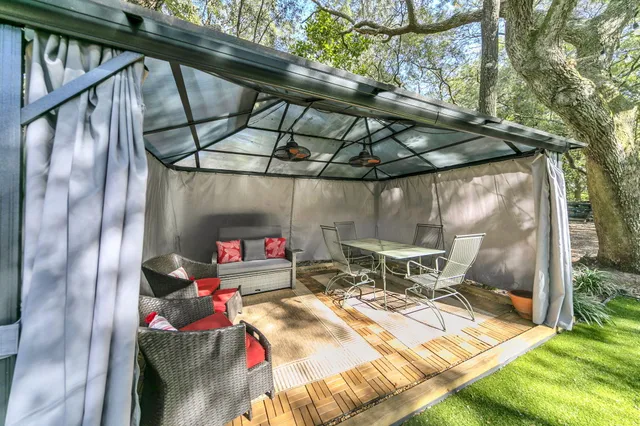 a front view of house with yard