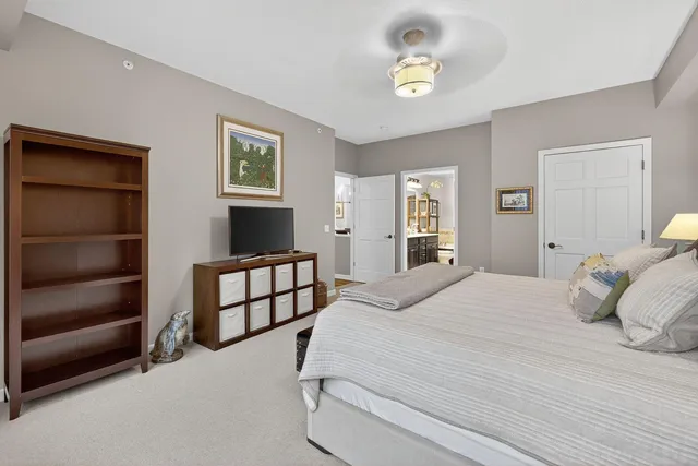 $3,600 | 5250 Grandview Square, Unit 2201, Edina, MN 55436