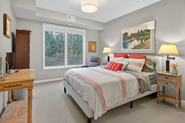 $3,600 | 5250 Grandview Square, Unit 2201, Edina, MN 55436