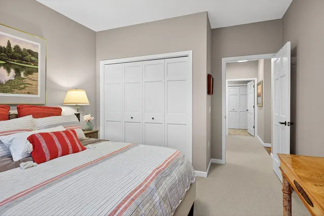 $3,600 | 5250 Grandview Square, Unit 2201, Edina, MN 55436