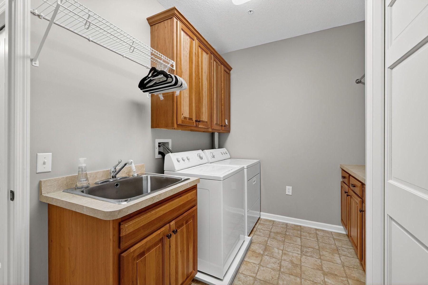 5250 Grandview Square, Unit 2201 Edina, MN 55436 - Photo 27 of 37