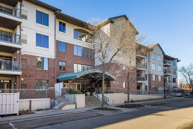 $3,600 | 5250 Grandview Square, Unit 2201, Edina, MN 55436