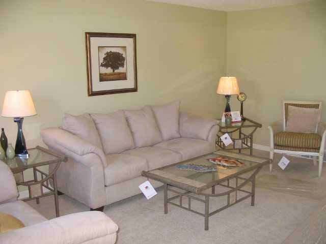 1215 Weybridge Road Columbus, OH 43220 - Photo 1 of 8