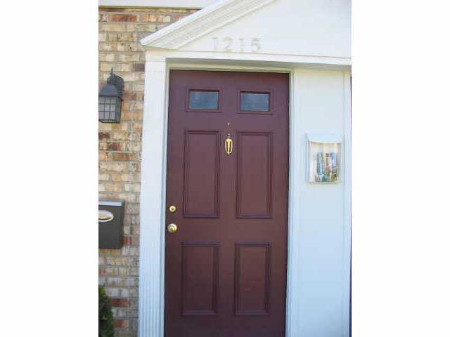 1215 Weybridge Road Columbus, OH 43220 - Photo 2 of 8