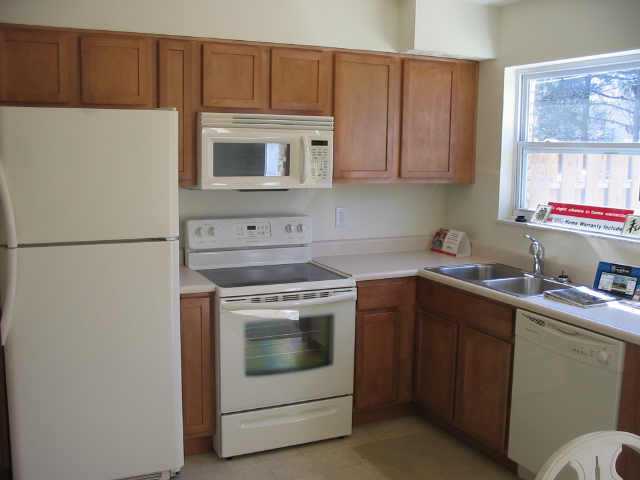 1215 Weybridge Road Columbus, OH 43220 - Photo 3 of 8