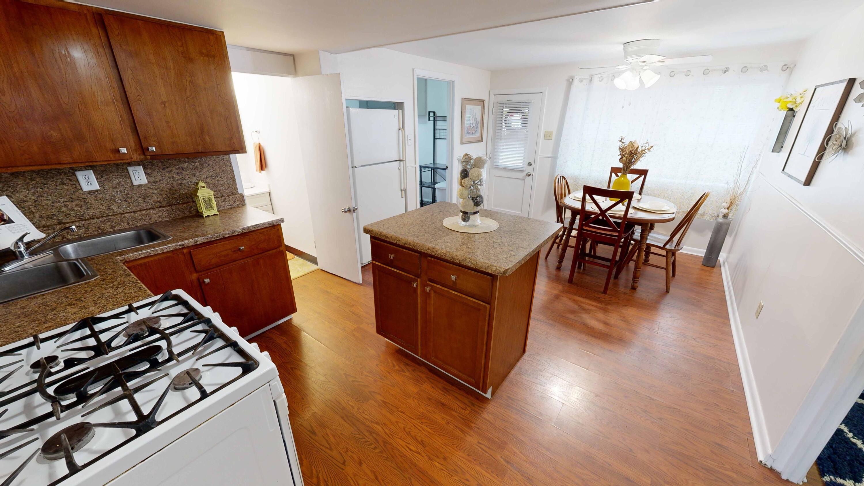 417 Colfax Street Griffith, IN 46319 - Photo 4 of 11 3000x1687