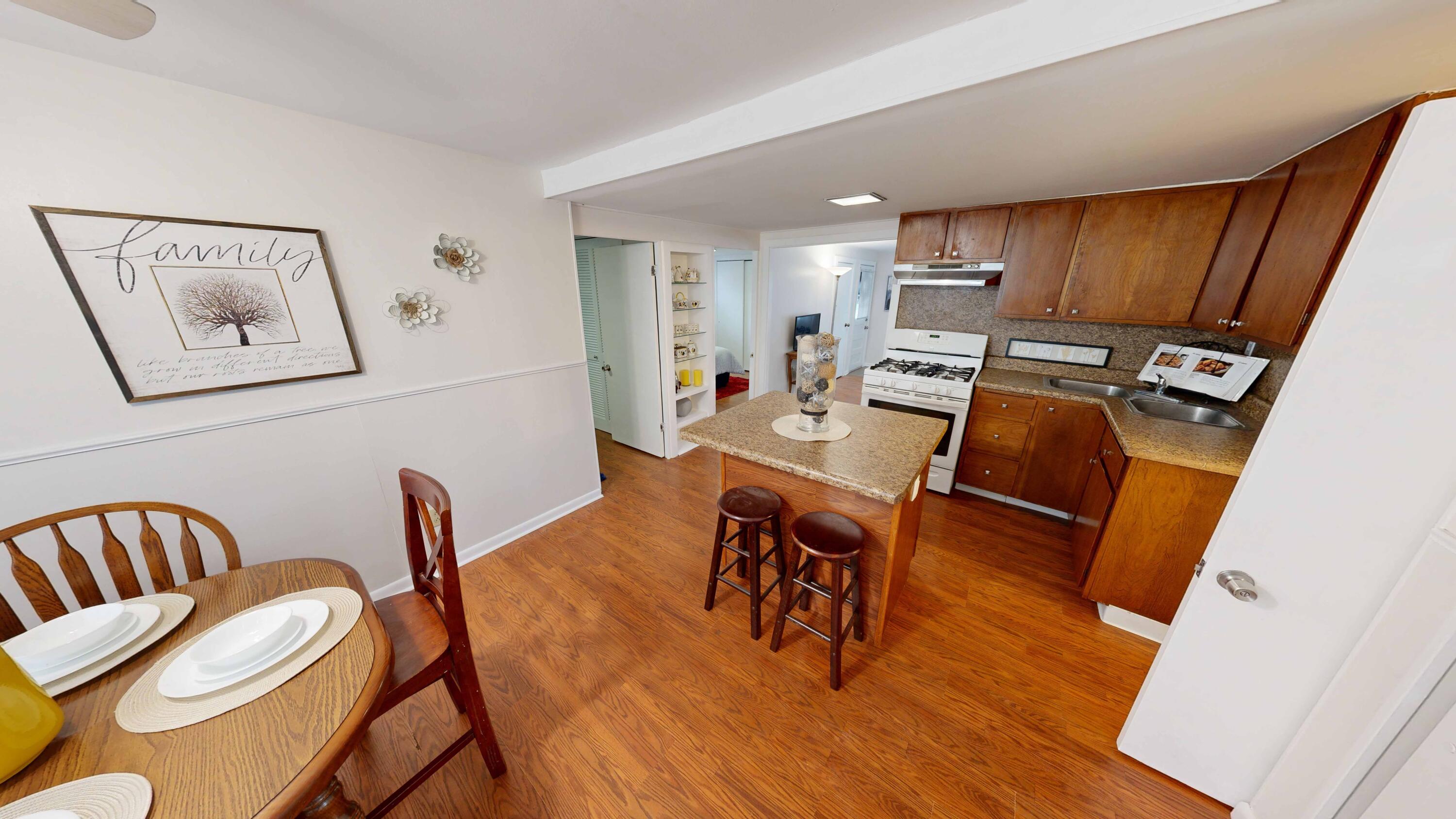 417 Colfax Street Griffith, IN 46319 - Photo 5 of 11 3000x1687