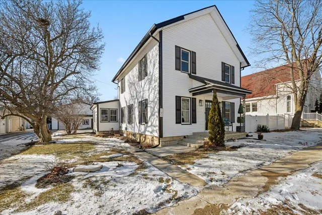 $385,000 | 149 North May Street, Hinckley, IL 60520
