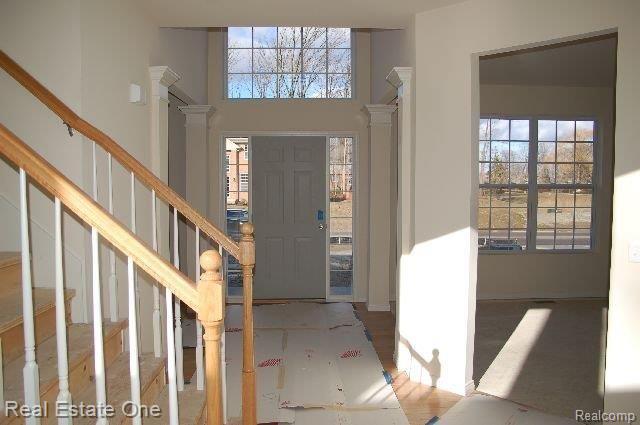 835 Monterey Ln. Rochester, MI 48307 - Photo 2 of 11 FOYER ENTRY.JPG