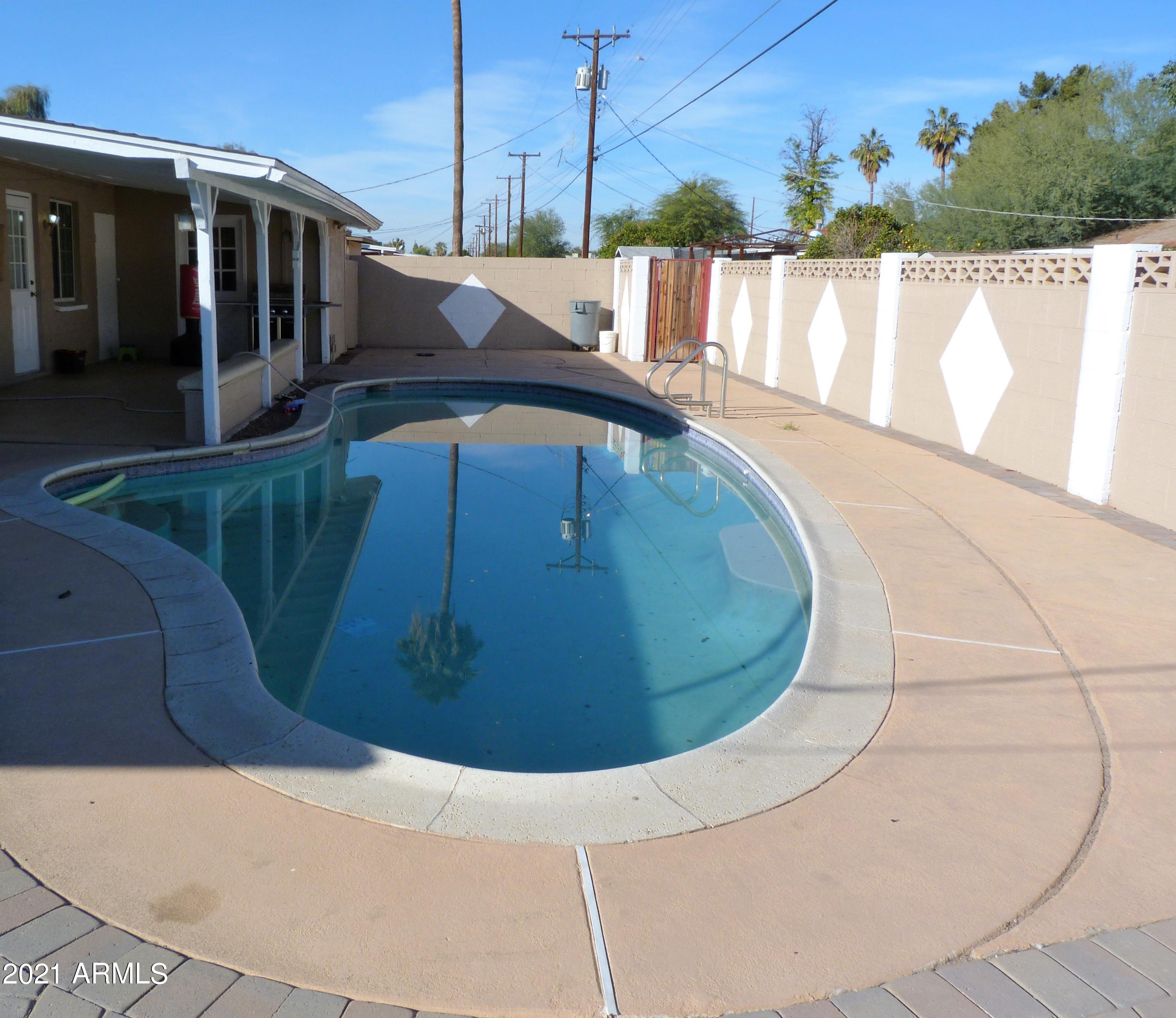 3836 West Bethany Home Road Phoenix, AZ 85019 - Photo 2 of 12 P1070964 (2)