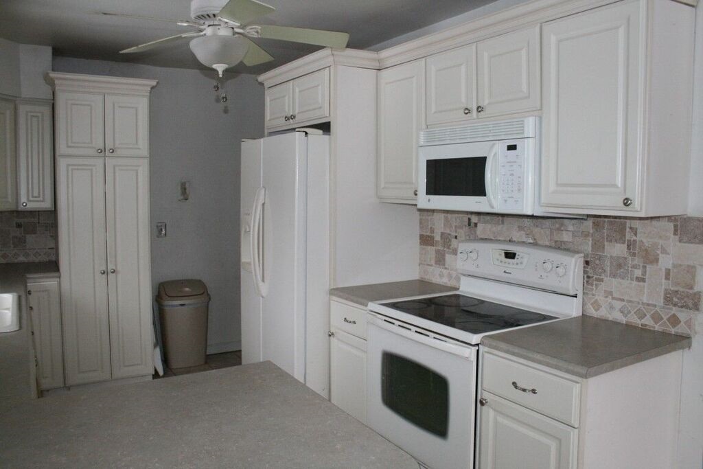 5460 Newberry Road Durand, MI 48429 - Photo 6 of 18 31280284-5.JPG