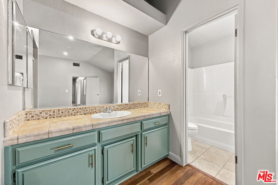 6304 Castleton Street Bakersfield, CA 93313 - Photo 24 of 40 Gallery Image 24