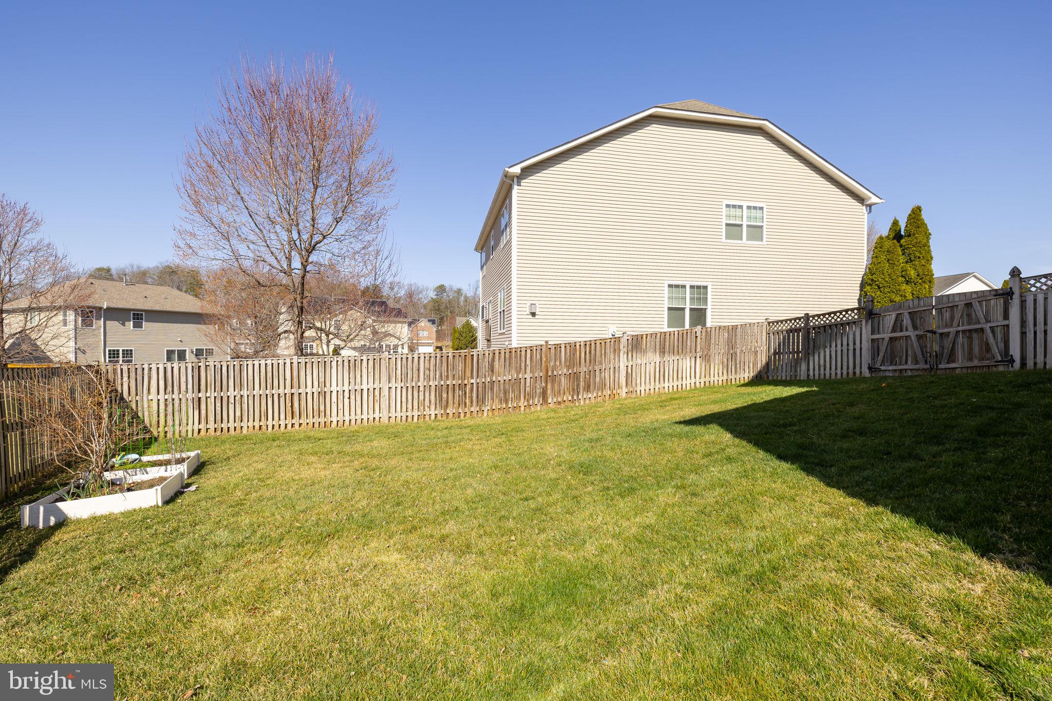 4185 Agency Loop Triangle, VA 22172 - Photo 44 of 46 a view of outdoor space and yard