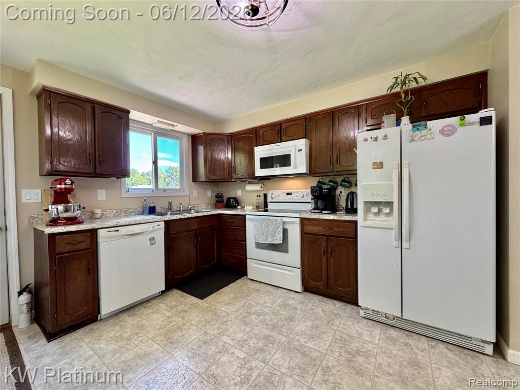 4059 Galbraith Line Road Croswell, MI 48422 - Photo 10 of 37
