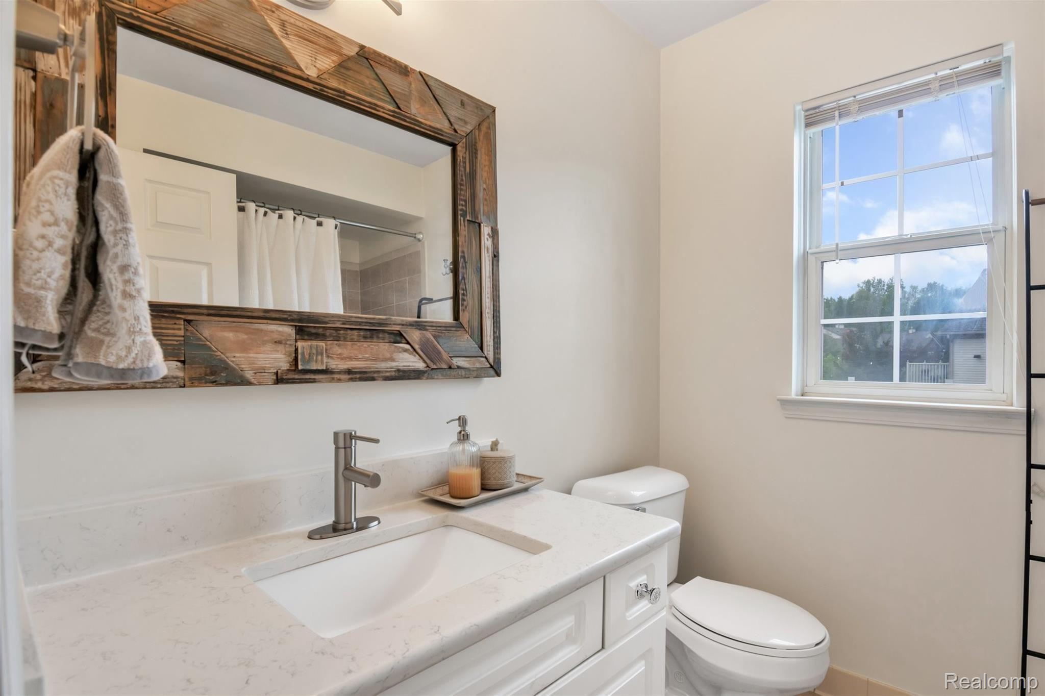 3570 Tremonte Circle Rochester, MI 48306 - Photo 17 of 33 3570 Tremonte Circle S Full Bath View 1.jpg