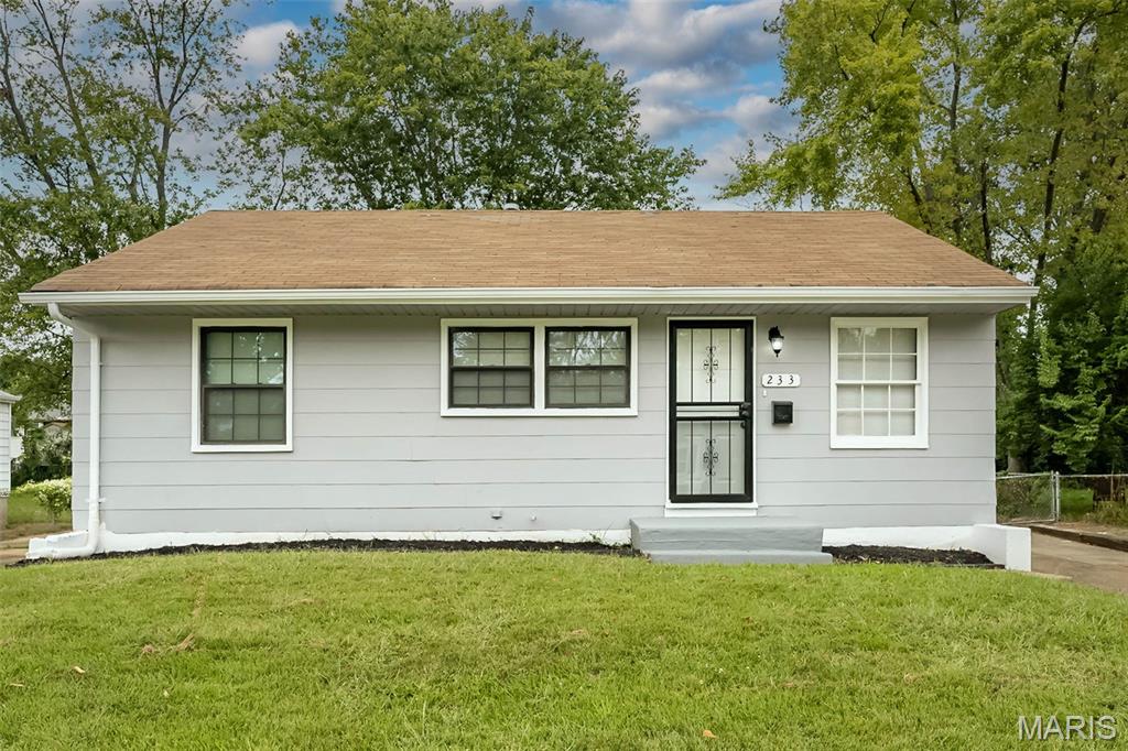 233 Cameron Road St. Louis, MO 63137 - Photo 1 of 38 Gallery Image 1