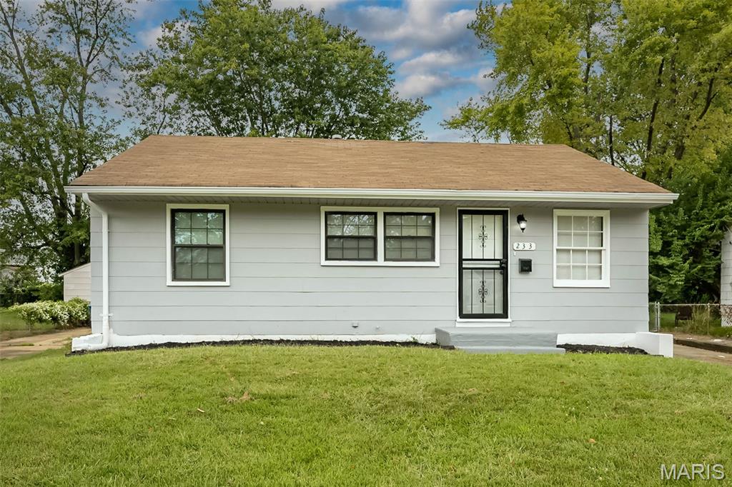 233 Cameron Road St. Louis, MO 63137 - Photo 2 of 38 Gallery Image 2