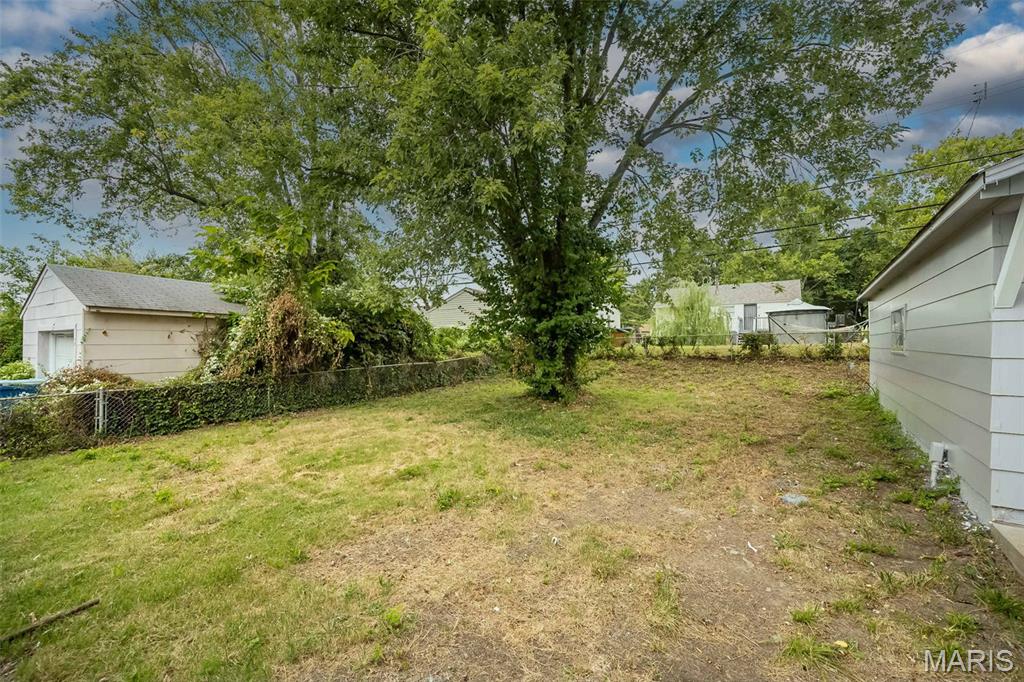 233 Cameron Road St. Louis, MO 63137 - Photo 35 of 38 Gallery Image 35