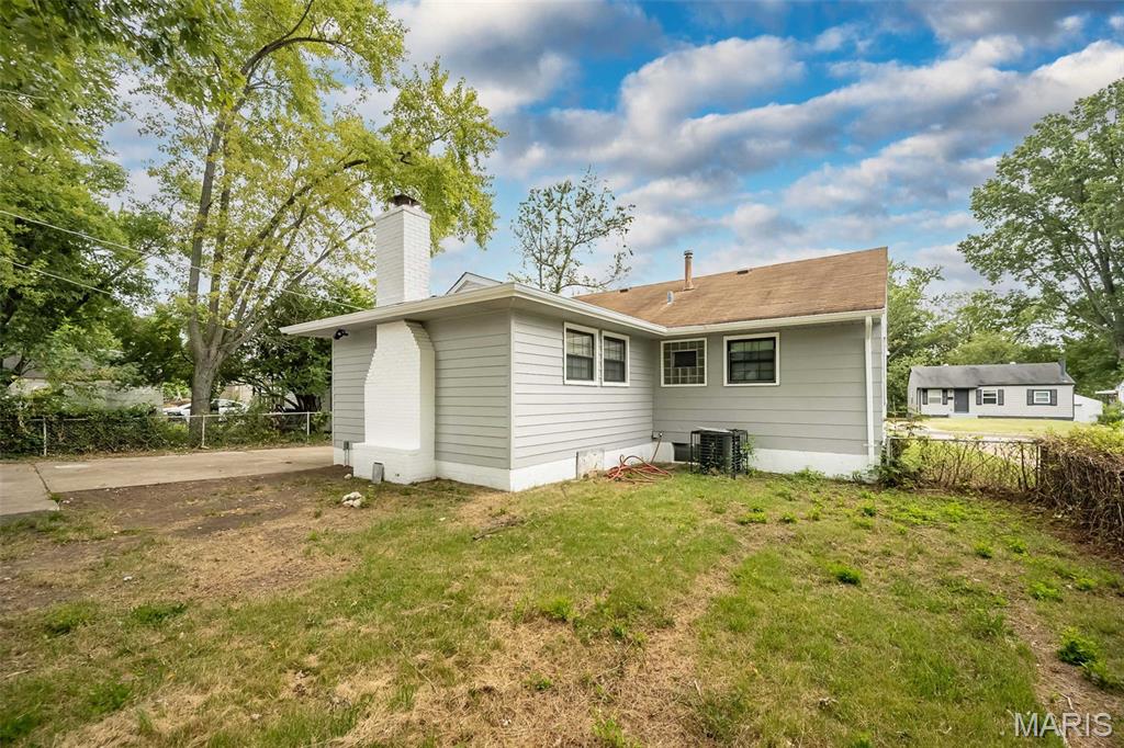 233 Cameron Road St. Louis, MO 63137 - Photo 37 of 38 Gallery Image 37