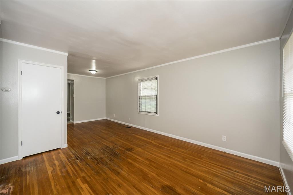 233 Cameron Road St. Louis, MO 63137 - Photo 4 of 38 Gallery Image 4