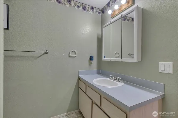 $410,000 | 18610 5th Avenue Northeast, Suquamish, WA 98392