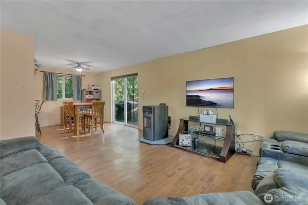 $410,000 | 18610 5th Avenue Northeast, Suquamish, WA 98392