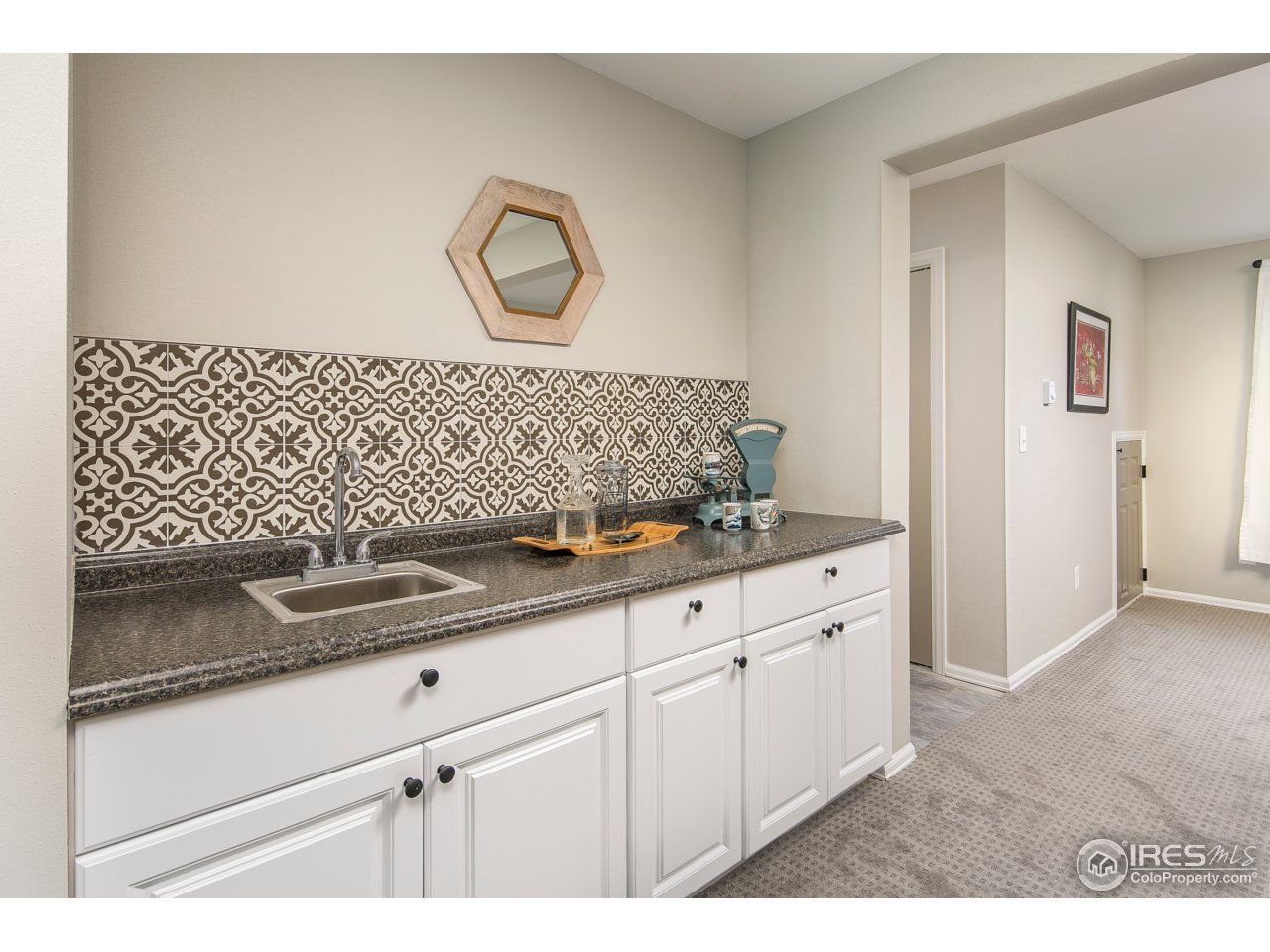 719 Gallup Road Fort Collins, CO 80521 - Photo 23 of 36 Custom Tile Back Splash