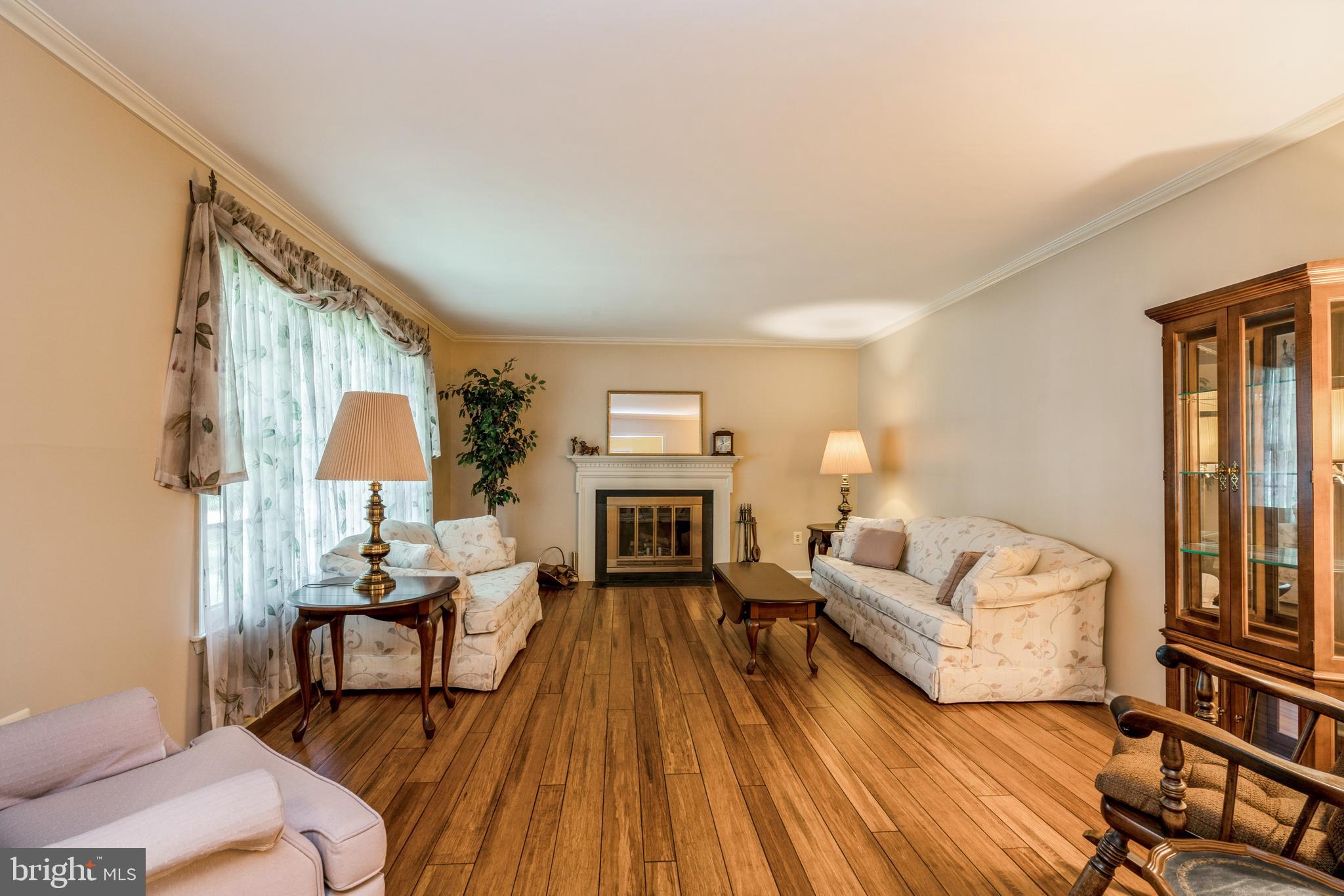 95 Willis Drive Ewing, NJ 08628 - Photo 5 of 34 Living Room