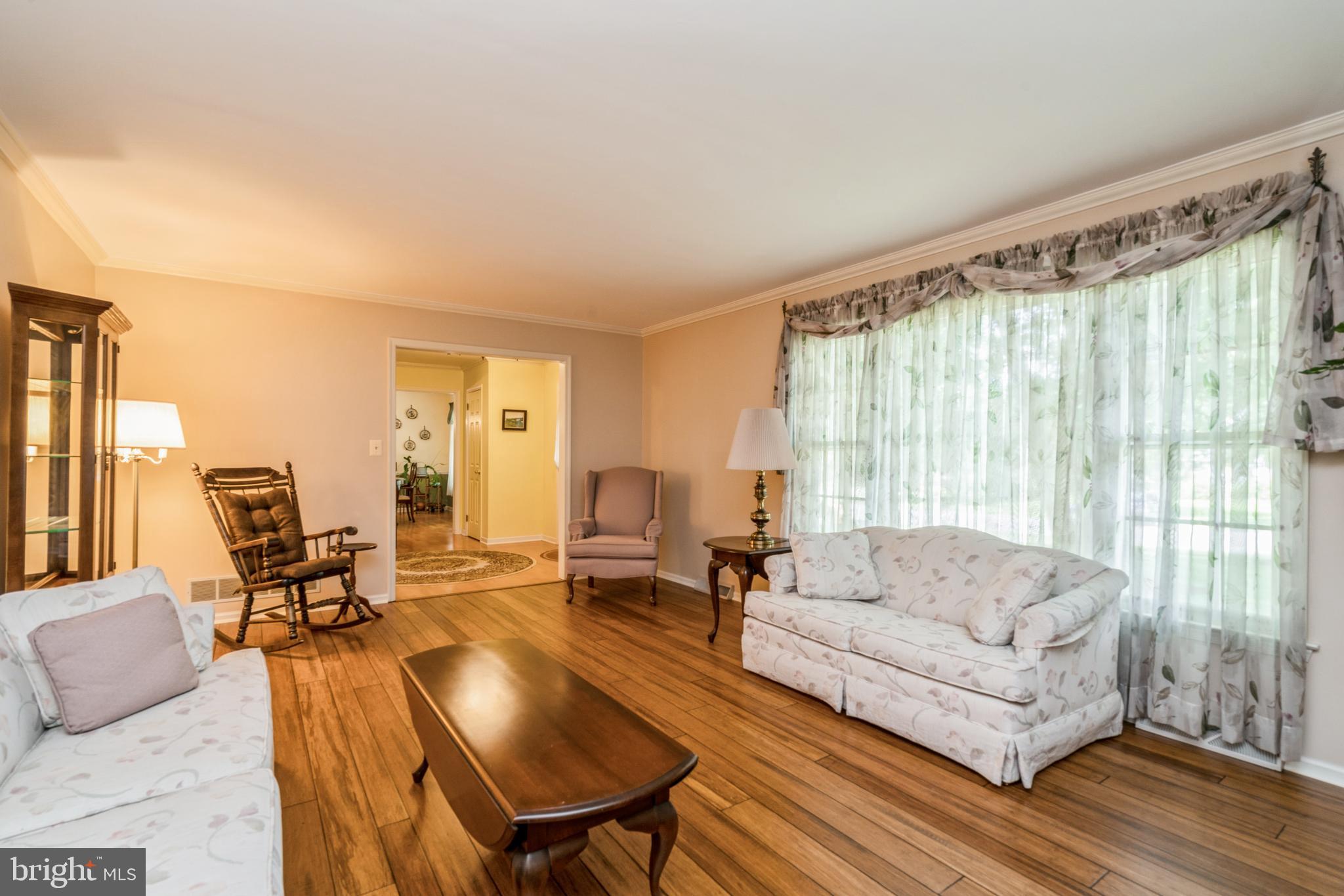 95 Willis Drive Ewing, NJ 08628 - Photo 6 of 34 Living Room