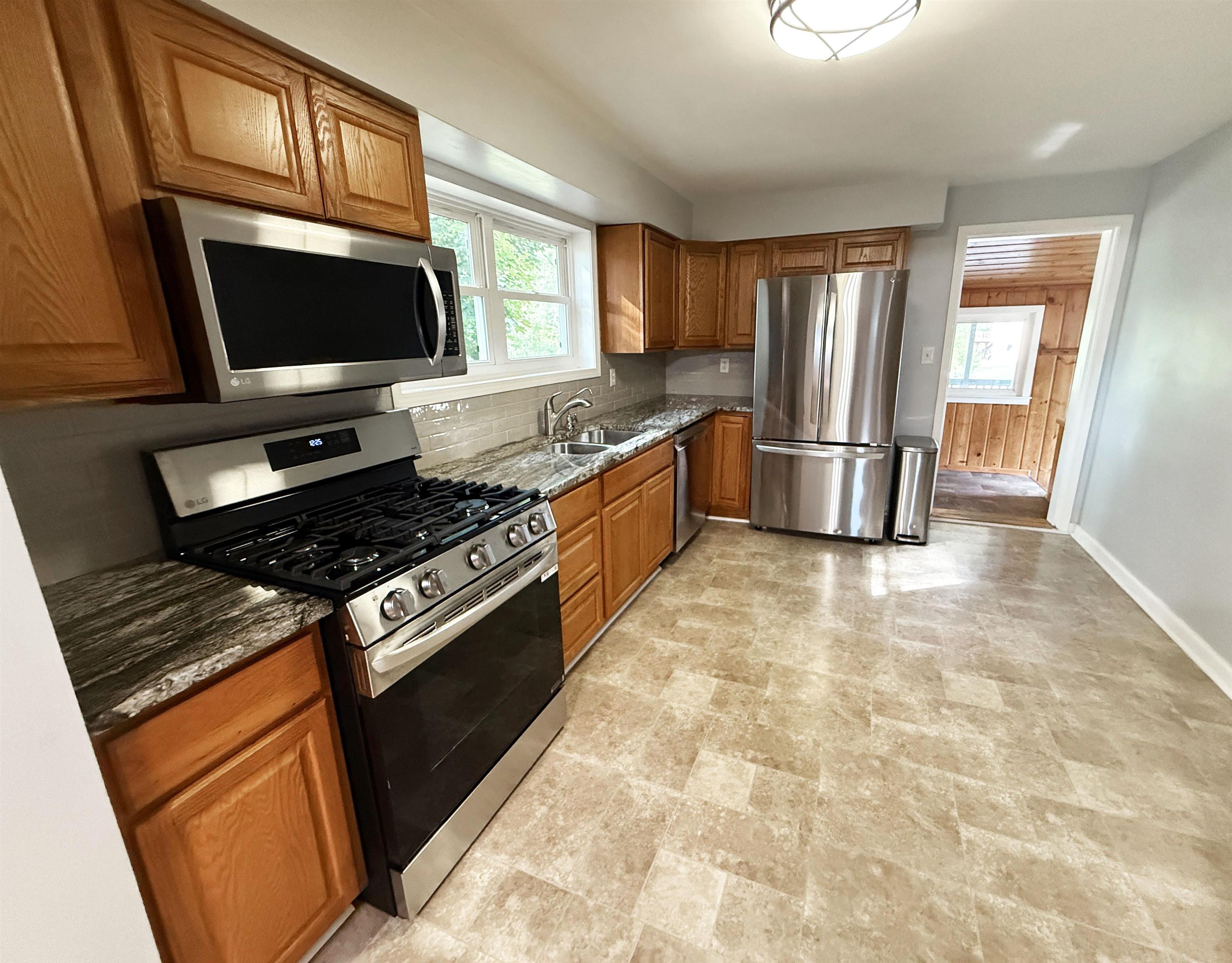 215 East Surrey Road Farwell, MI 48622 - Photo 5 of 40 Gallery Image 5