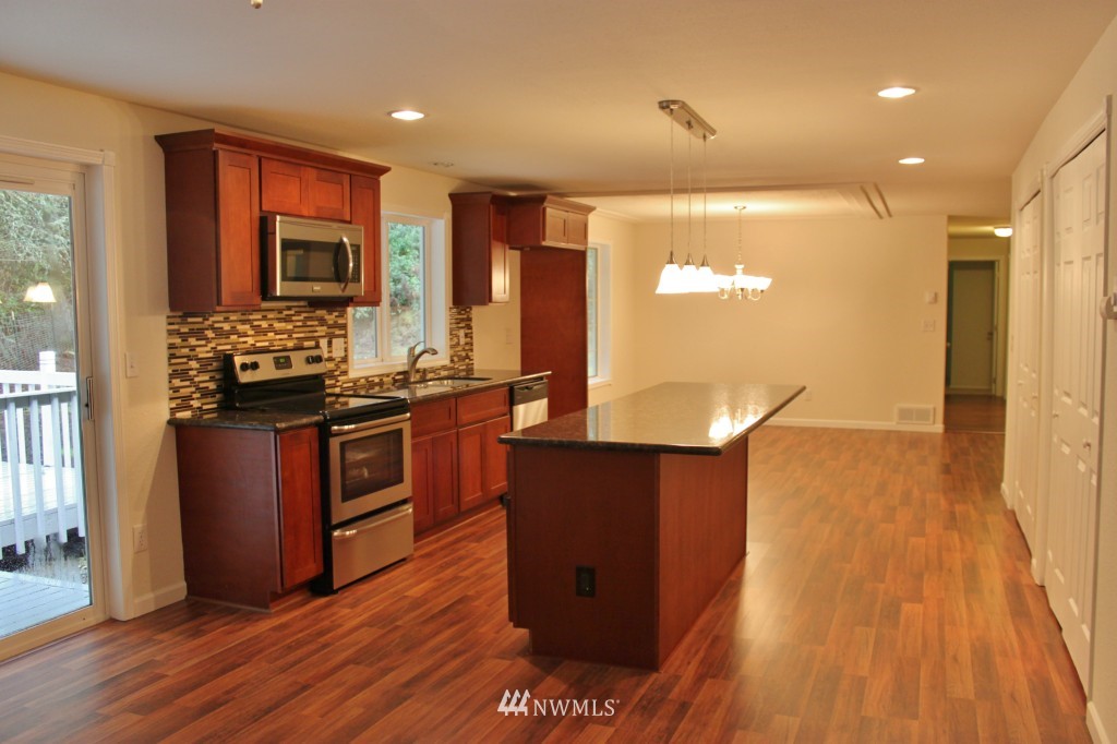 228 Southwest Lider Road Port Orchard, WA 98367 - Photo 3 of 15 Gallery Image 3