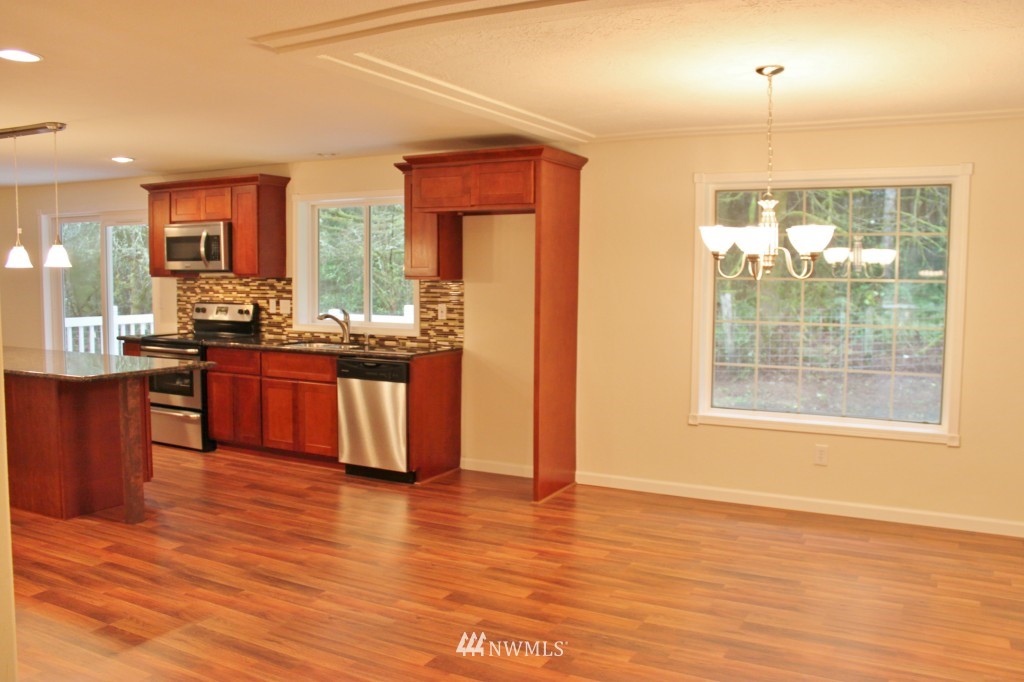 228 Southwest Lider Road Port Orchard, WA 98367 - Photo 5 of 15 Gallery Image 5