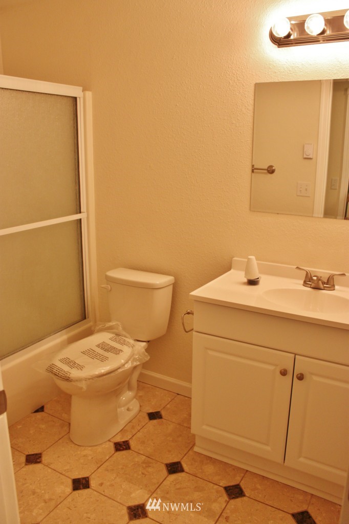 228 Southwest Lider Road Port Orchard, WA 98367 - Photo 8 of 15 Gallery Image 8