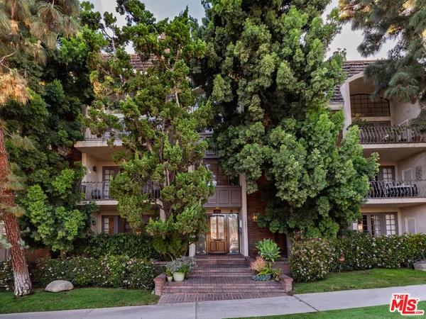 $988,000 | 10327 Missouri Avenue, Unit 105, Los Angeles, CA 90025