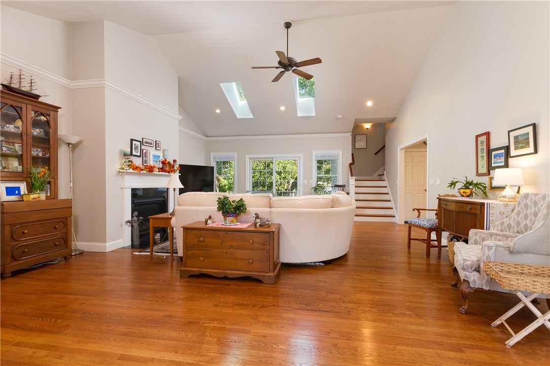 114 Rumstick Road Barrington, RI 02806 - Photo 4 of 39 Gallery Image 4