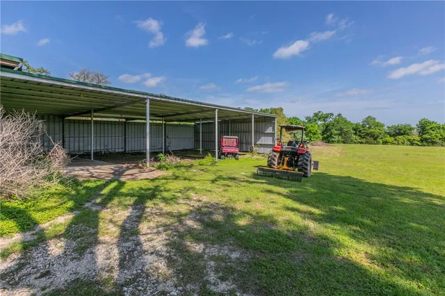 $899,000 | 180 Fcr 797, Donie, TX 75838