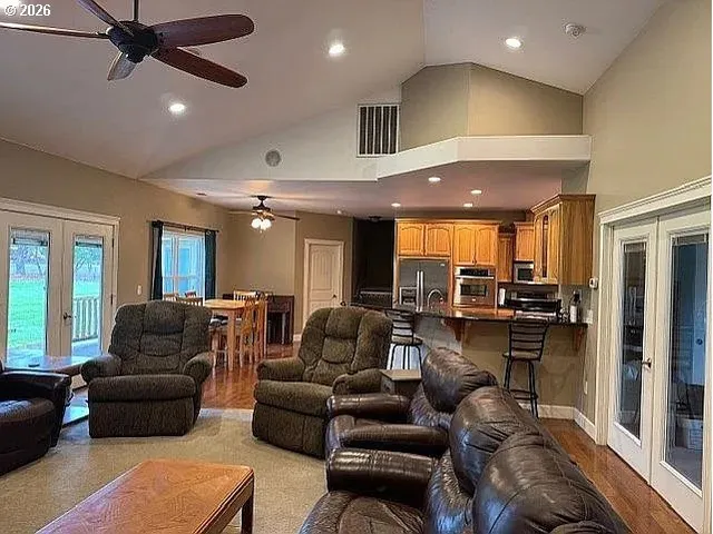 $874,000 | 300 Mattie K Lane, Roseburg, OR 97471