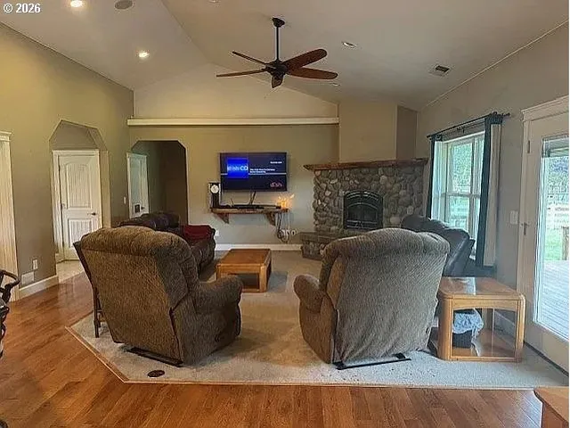 $874,000 | 300 Mattie K Lane, Roseburg, OR 97471