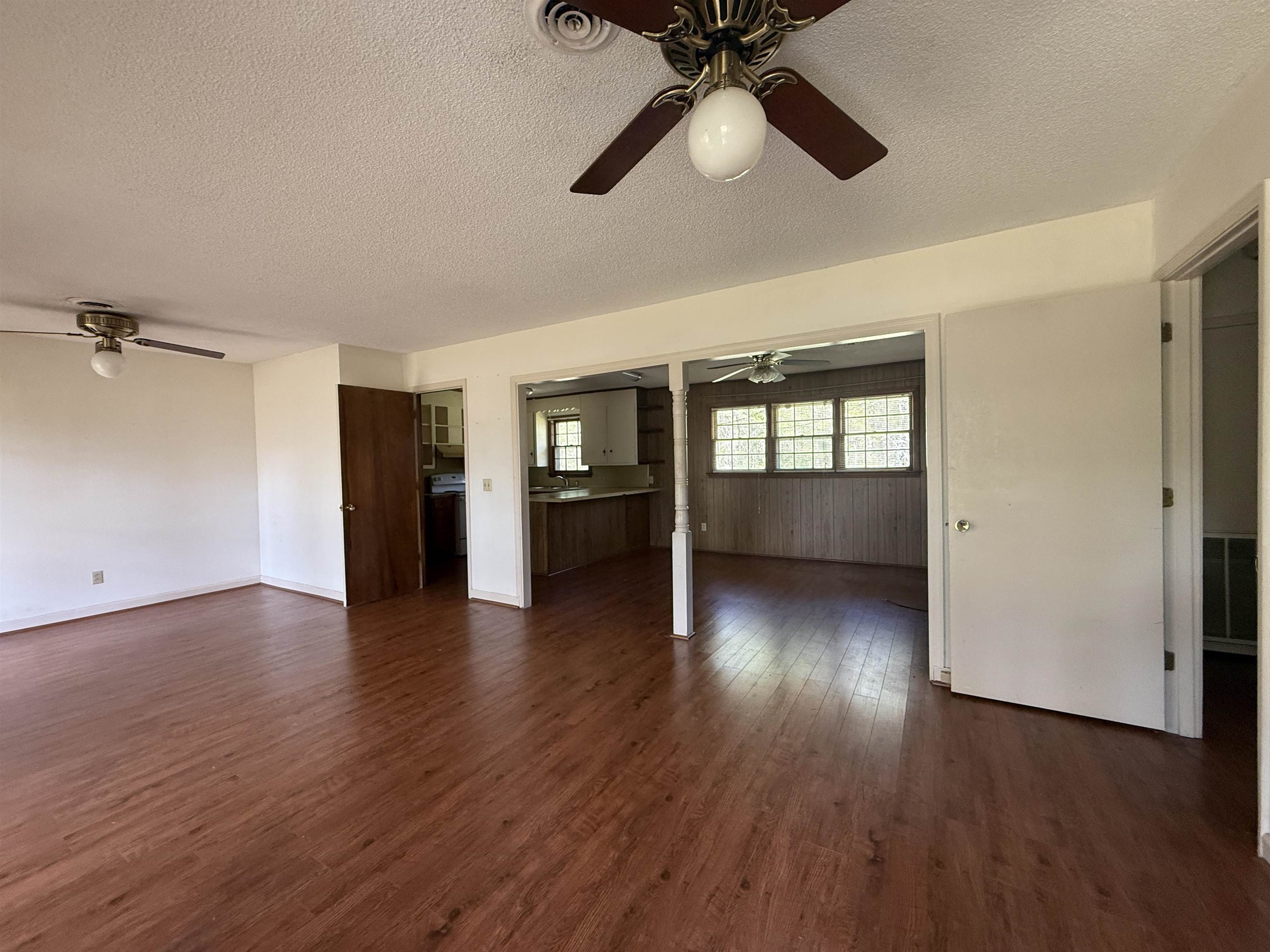 101 Morris Circle Hemingway, SC 29554 - Photo 2 of 24