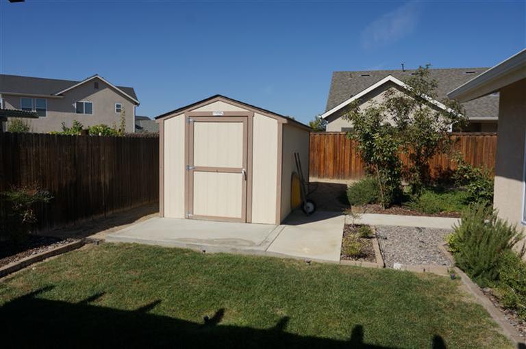 254 East Huntsman Avenue Reedley, CA 93654 - Photo 5 of 6 Gallery Image 5