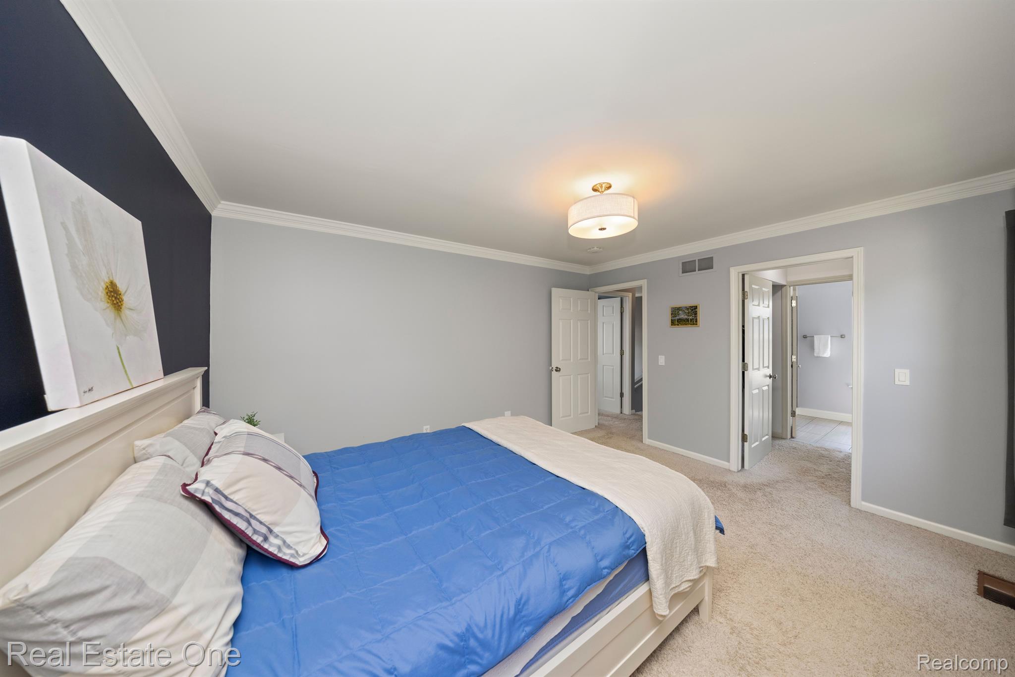 2650 Crooks Road, Unit 1 Royal Oak, MI 48073 - Photo 24 of 41 View toward WIC and ensuite