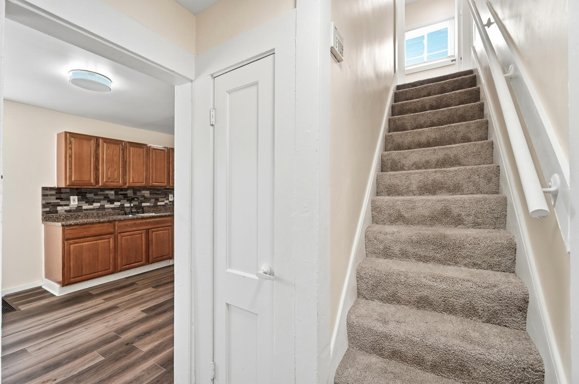 2015 Clifton Avenue Springfield, OH 45505 - Photo 9 of 56 044